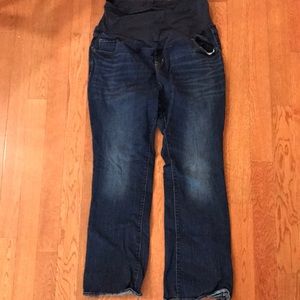 Old navy maternity jeans 18
